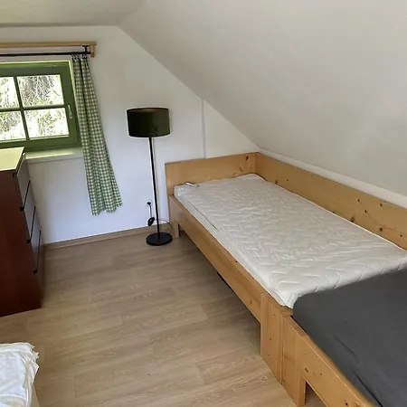 Kletecna Pod Skalou بيت للعطل